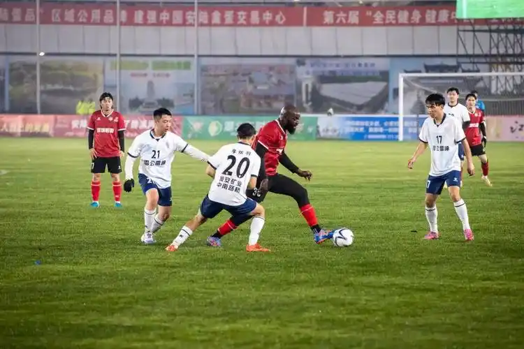 欧冠对决：AC米兰 VS 巴塞罗那